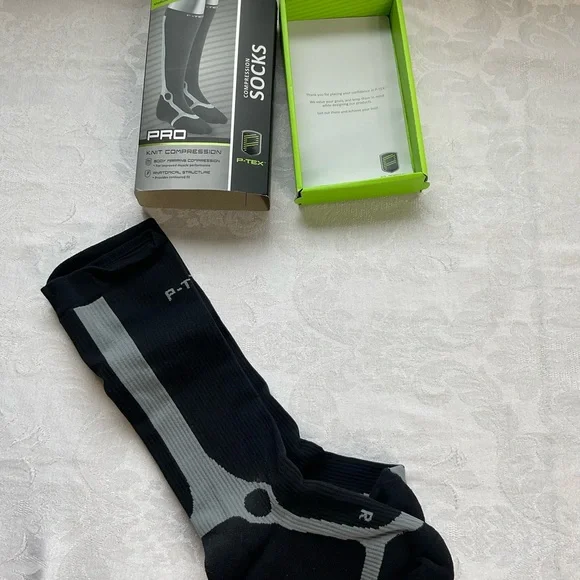 P-TEX Pro Compression Socks Knit Support Size Medium Black Gray NEW In The Box - Picture 3 of 3